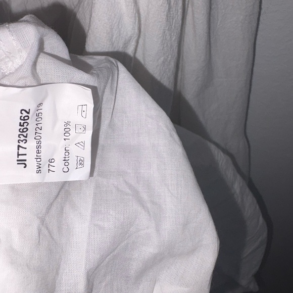 White Flowy Sweetheart Neck Puff Sleeve Dress - Picture 13 of 14